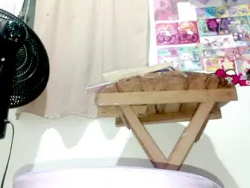 PetiteIvoryqueens  live sex cam
