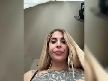 Redfoxygirl  live sex cam