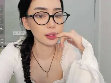 Adelinya  live sex cam