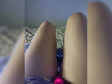 Amazingtits-5D  live sex cam