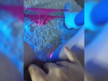 Amazingtits-5D  live sex cam