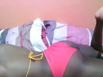 Miss-midnight  live sex cam