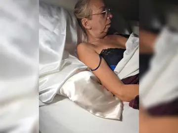 BaditaLuna  live sex cam