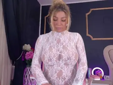 DeeaDiamond1  live sex cam