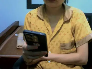 Lovelyhoney  live sex cam