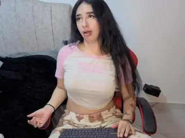 MaloryTay11  live sex cam