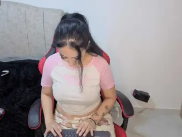 MaloryTay11  live sex cam