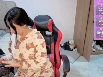 MaloryTay11  live sex cam
