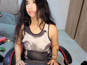MaloryTay11  live sex cam