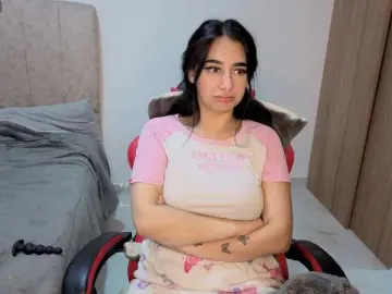 MaloryTay11  live sex cam