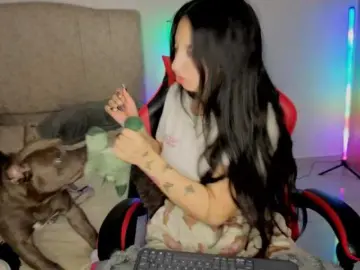MaloryTay11  live sex cam