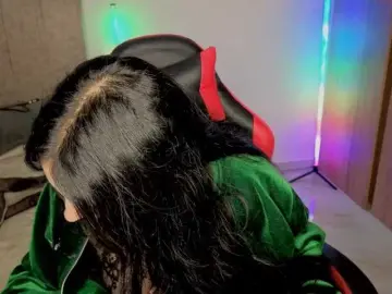 MaloryTay11  live sex cam