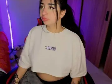 MaloryTay11  live sex cam