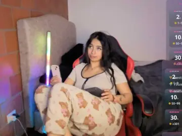 MaloryTay11  live sex cam