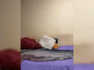Markuza19  live sex cam