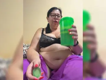 Markuza19  live sex cam