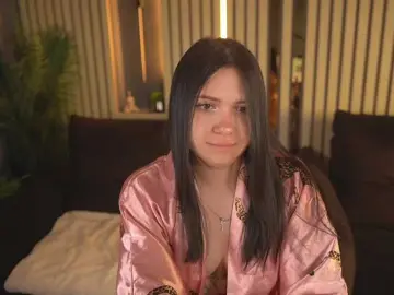 SecretKiraa  live sex cam