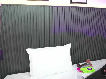 Haylie-1  live sex cam