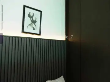 Haylie-1  live sex cam