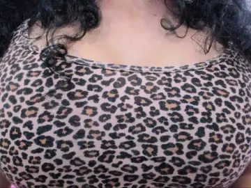 Latinvalery  live sex cam