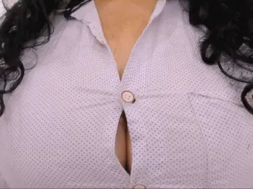 Latinvalery  live sex cam
