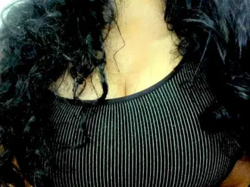 Latinvalery  live sex cam