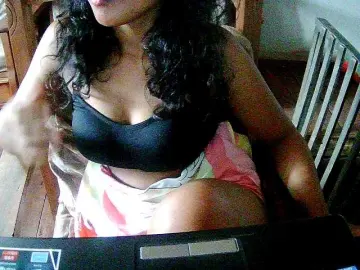 Cathie69  live sex cam