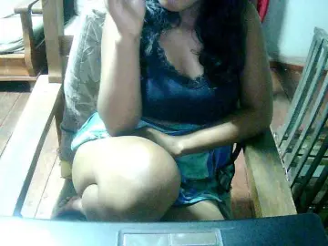 Cathie69  live sex cam