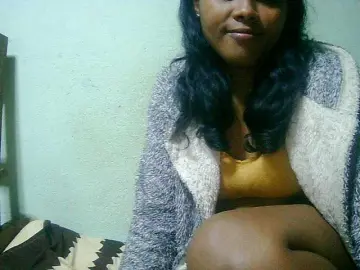Cathie69  live sex cam