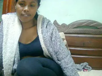 Cathie69  live sex cam