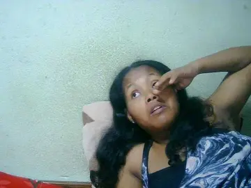 Cathie69  live sex cam
