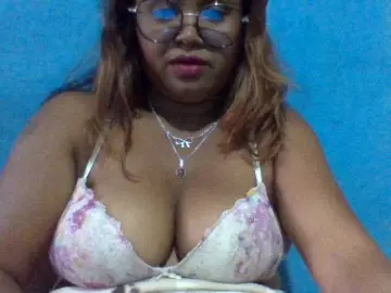 Chacha5  live sex cam