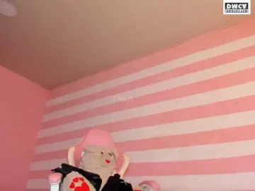 LoveQuinn  live sex cam