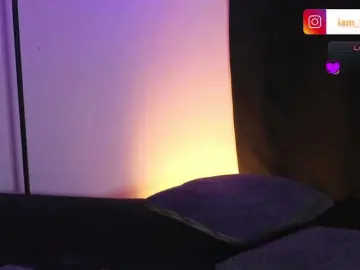 Yourtoybella  live sex cam