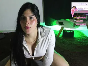 Yourtoybella  live sex cam