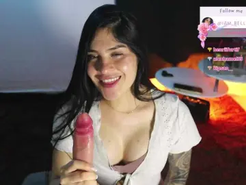 Yourtoybella  live sex cam