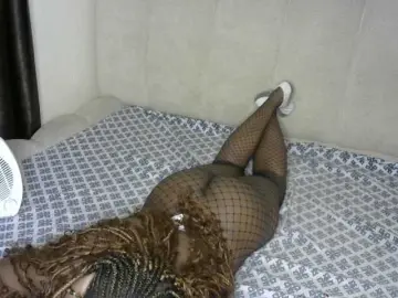 Miss-caramel  live sex cam