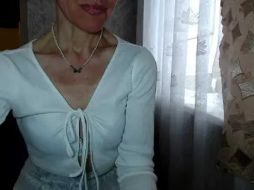 LadyL09  live sex cam