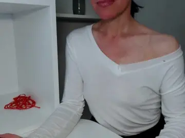 LadyL09  live sex cam
