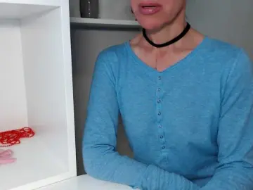 LadyL09  live sex cam