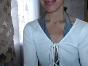 LadyL09  live sex cam
