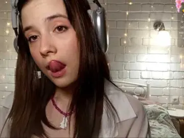 MapleDunford  live sex cam