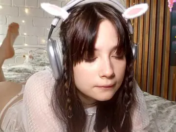 MapleDunford  live sex cam