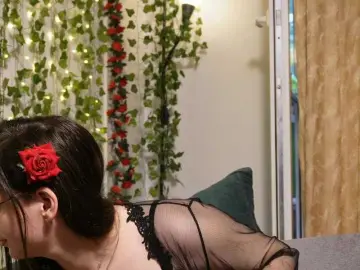 NaughtYHomemadE  live sex cam