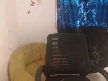 Eboni-hotboobs  live sex cam
