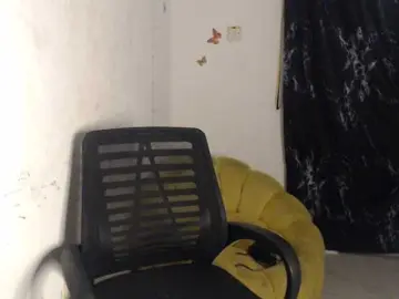 Eboni-hotboobs  live sex cam