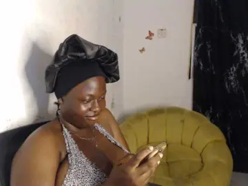 Eboni-hotboobs  live sex cam