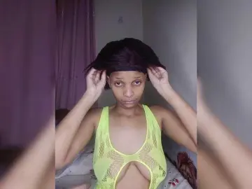 Vee-sexy10  live sex cam