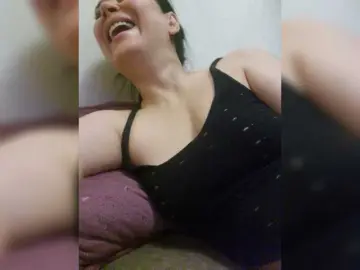 Kristina3  live sex cam