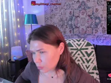 MyLittlegi  live sex cam